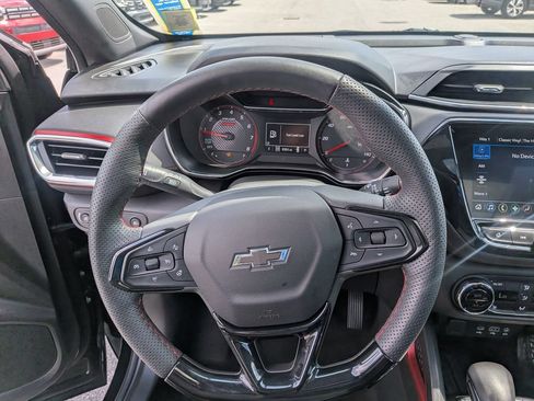 Used 2023 Chevrolet TrailBlazer RS w/ Sun and Liftgate Package AWD/4WD image 8