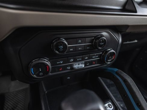 Used 2022 Ford Bronco Wildtrak image 18