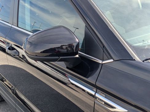 Used 2024 Volkswagen Taos SE image 9