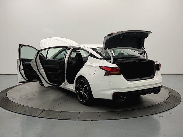 Used 2024 Nissan Altima 2.5 SR FWD image 12