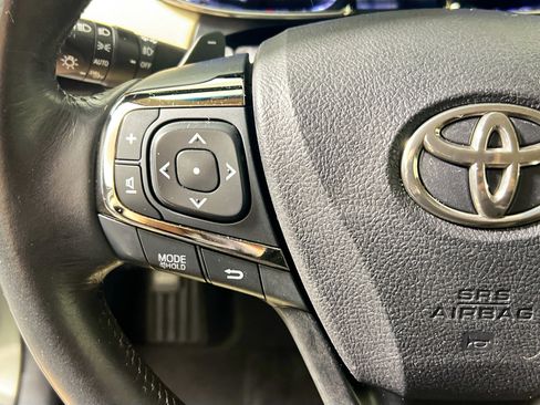 Used 2014 Toyota Avalon Limited image 18