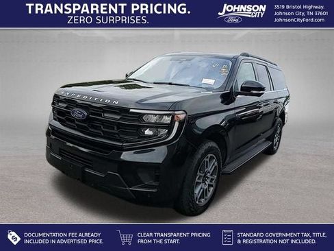 Used 2025 Ford Expedition Max Active AWD/4WD image 1