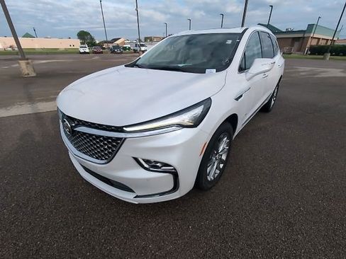 Used 2023 Buick Enclave Avenir w/ Avenir Technology Package FWD image 19