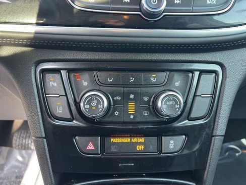 Used 2018 Buick Encore Premium image 28