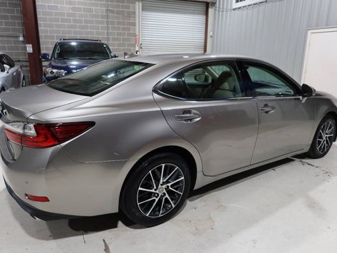 Used 2018 Lexus ES 350 w/ Luxury Package w/Wood Trim FWD image 5