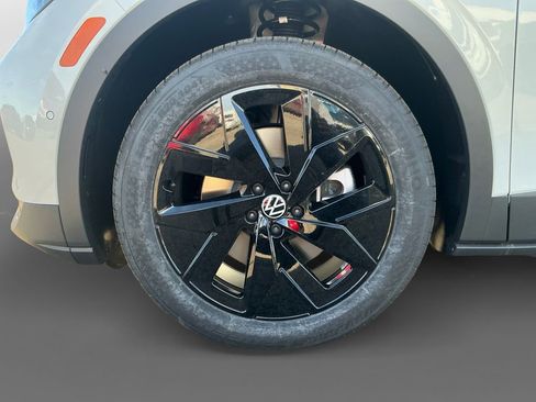 New 2026 Volkswagen ID.4 Pro S AWD/4WD image 14