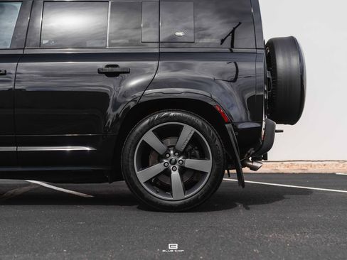 Used 2024 Land Rover Defender 110 V8 image 15