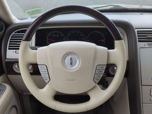 Used 2004 Lincoln Navigator Luxury AWD/4WD image 13
