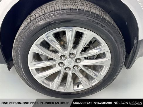 Used 2017 Cadillac XT5 Platinum AWD/4WD image 33