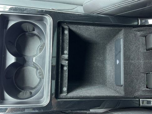 Used 2025 Land Rover Range Rover Velar Dynamic SE image 35