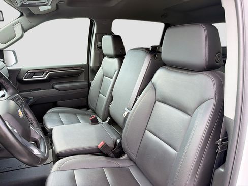 Used 2024 Chevrolet Silverado 1500 LTZ AWD/4WD image 7
