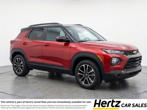 Used 2025 Chevrolet TrailBlazer LT image 1