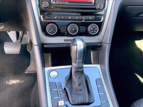 Used 2019 Volkswagen Passat 2.0T Wolfsburg image 32