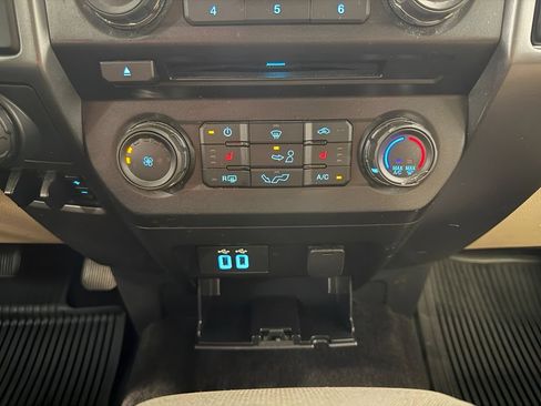Used 2018 Ford F150 XLT w/ Equipment Group 302A Luxury AWD/4WD image 23