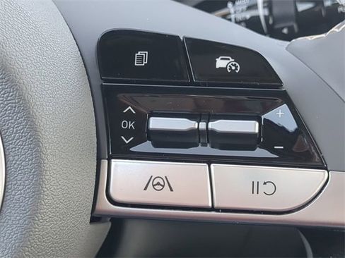 Used 2025 Hyundai Elantra Sport image 22