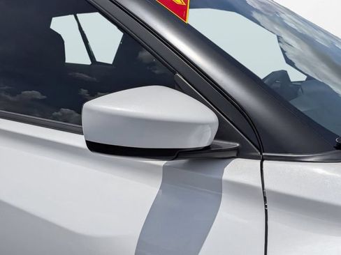 Used 2024 Nissan Kicks SV FWD image 11