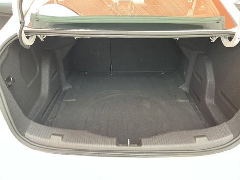 Used 2017 Chevrolet Cruze LT w/ Convenience Package image 32