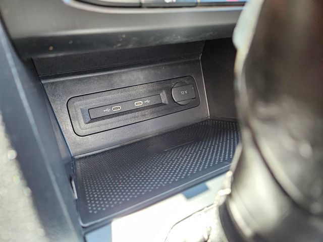 Used 2021 Volkswagen Atlas Cross Sport SE w/ Panoramic Sunroof Package FWD image 34