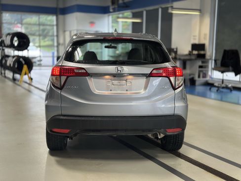 Used 2019 Honda HR-V LX image 6