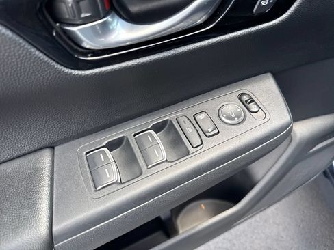Used 2025 Honda CR-V EX-L image 10