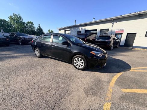 Used 2014 Toyota Corolla LE FWD image 19