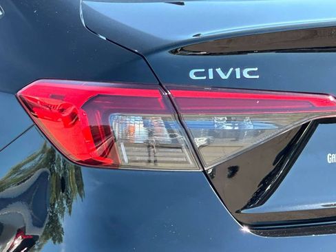 Used 2023 Honda Civic EX image 8