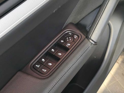 Used 2024 Porsche Cayenne S AWD/4WD image 24