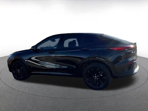 Used 2025 Buick Envista Sport Touring image 10