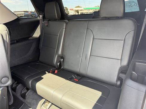 Used 2019 Chevrolet Traverse Premier w/ Redline Edition AWD/4WD image 15