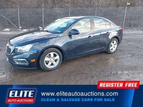Used 2016 Chevrolet Cruze LT image 4