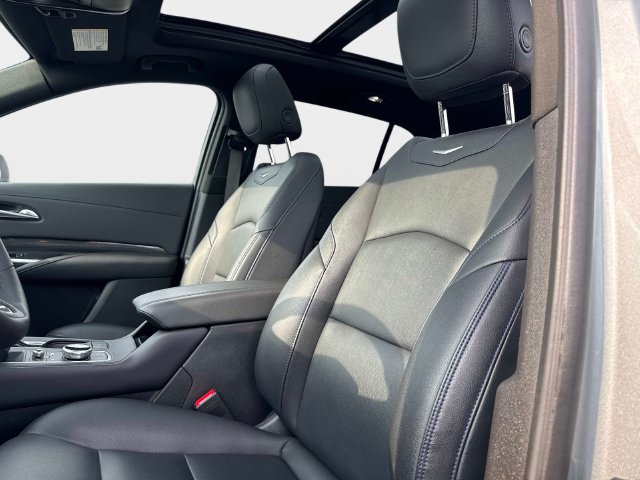 Certified 2024 Cadillac XT4 Sport w/ Technology Package AWD/4WD image 19