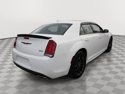 Used 2023 Chrysler 300 Touring L image 21