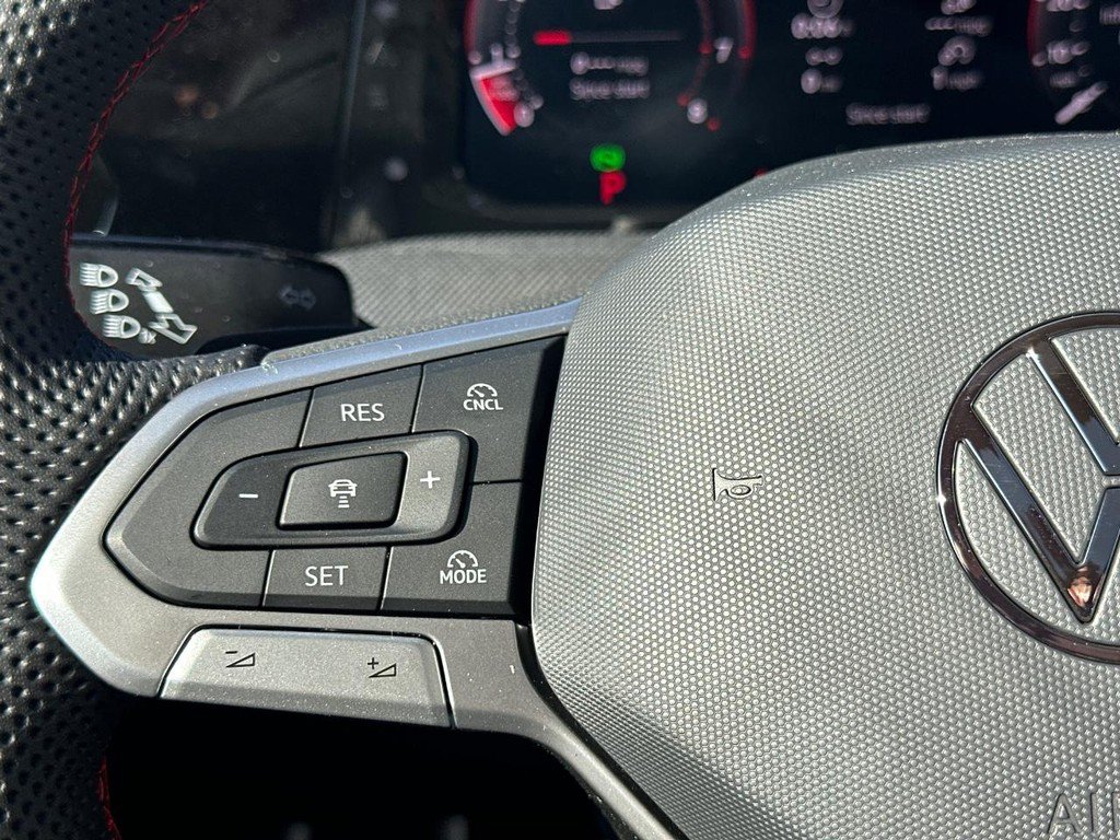 New 2026 Volkswagen GTI SE FWD image 22