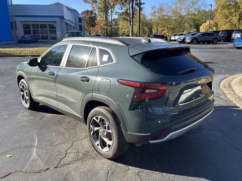 New 2025 Chevrolet Trax LT w/ Driver Confidence Package image 7