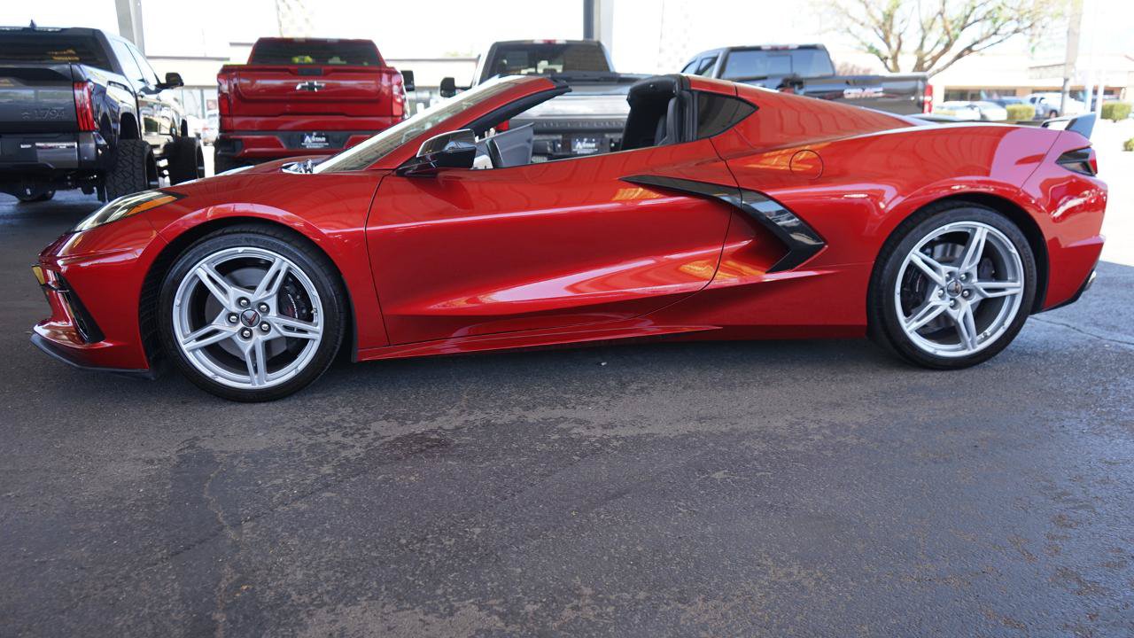 Used 2021 Chevrolet Corvette Stingray Preferred Cpe w/ Z51 Performance Package RWD image 23