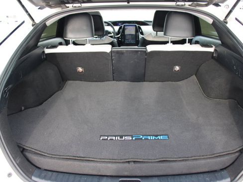 Used 2018 Toyota Prius Prime Advanced image 15