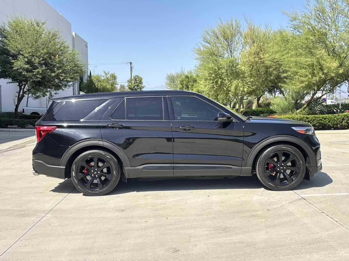 Used 2021 Ford Explorer ST w/ Equipment Group 401A AWD/4WD image 2