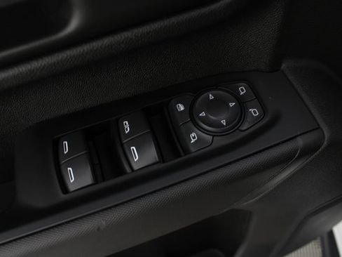 Used 2022 Chevrolet Silverado 2500 Custom w/ Custom Value Package image 14