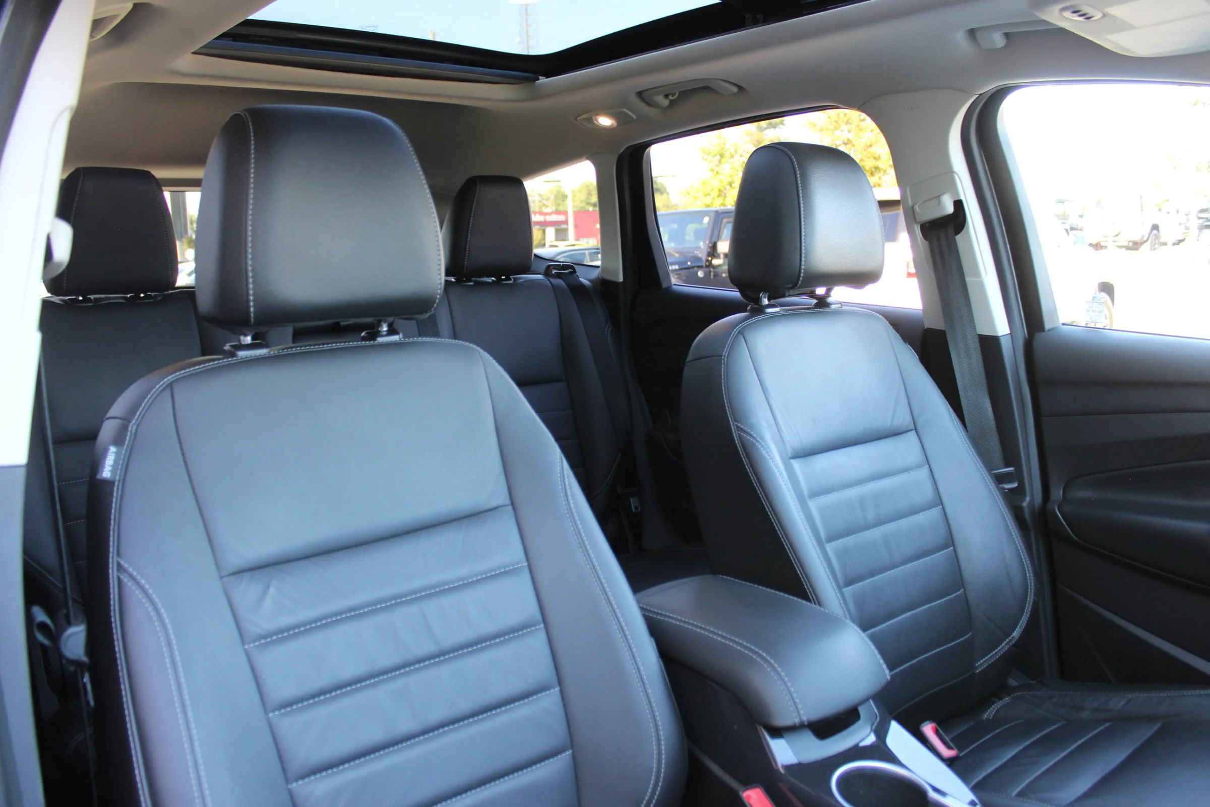 Used 2015 Ford Escape Titanium AWD/4WD image 27