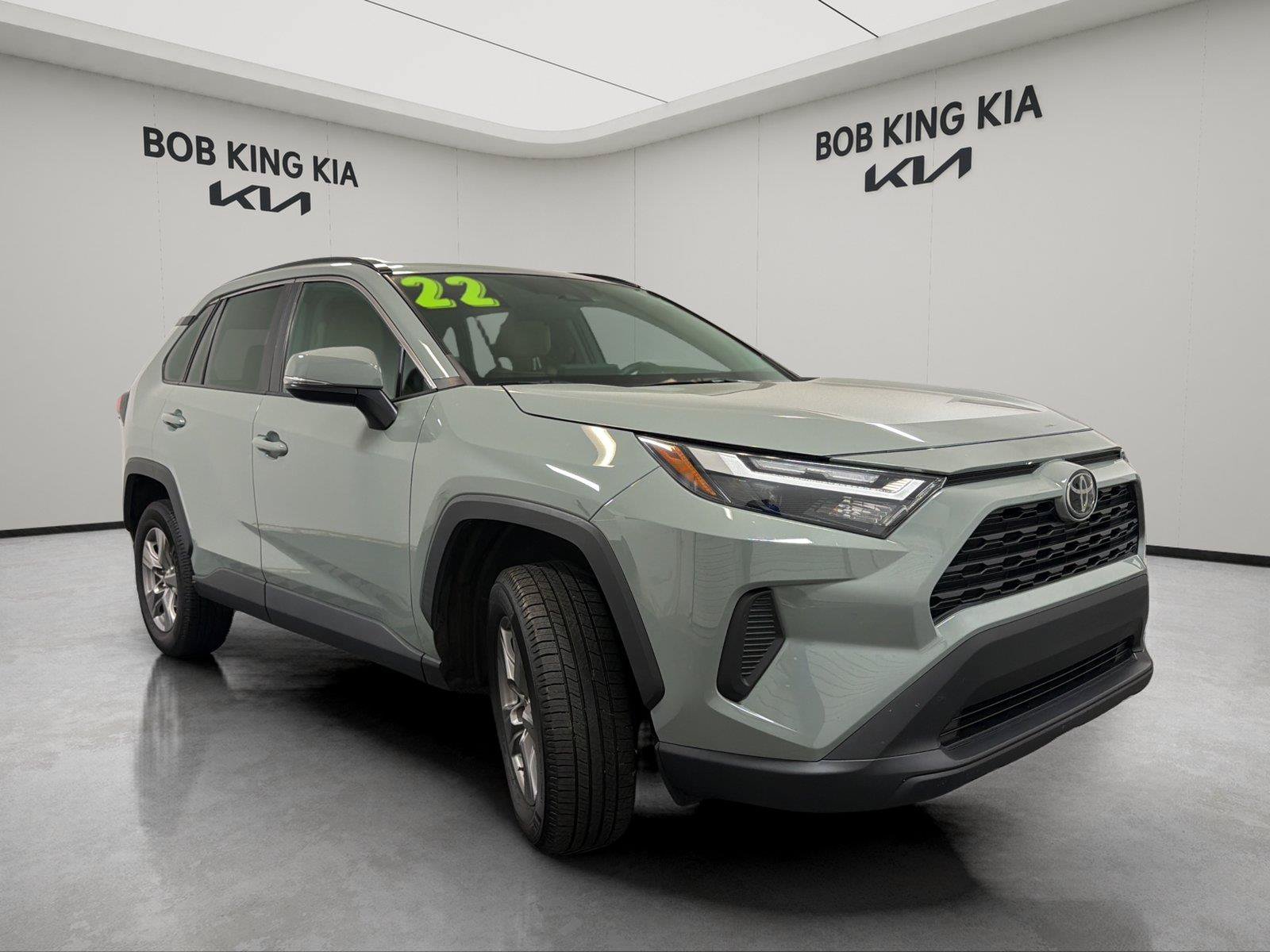 Used 2022 Toyota RAV4 XLE w/ Convenience Package AWD/4WD image 7