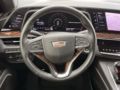 Used 2022 Cadillac Escalade ESV Premium Luxury Platinum image 13