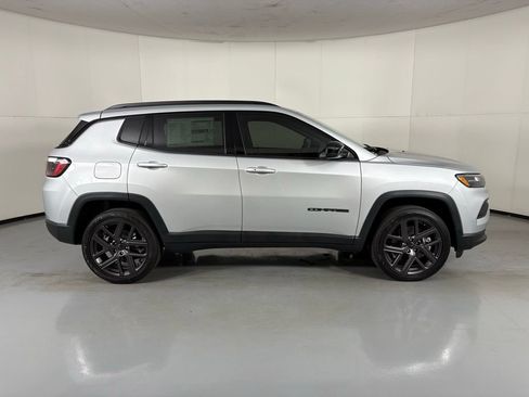 New 2026 Jeep Compass Latitude AWD/4WD image 9