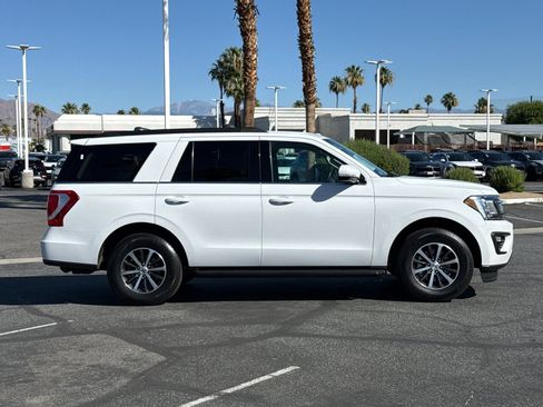 Used 2018 Ford Expedition XLT w/ Equipment Group 201A RWD image 3