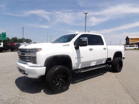 Used 2023 Chevrolet Silverado 2500 High Country w/ Z71 Off-Road Package AWD/4WD image 3