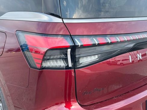 Used 2025 INFINITI QX80 Sensory image 15