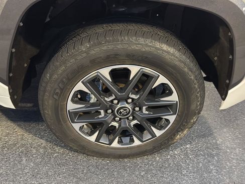 Used 2024 Toyota Tundra Limited image 36