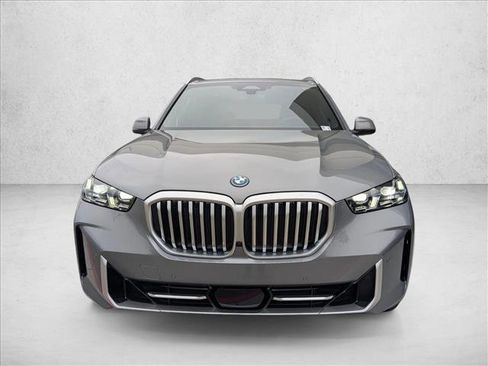 Used 2026 BMW X5 xDrive50e w/ Premium Package image 5