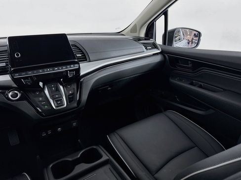 Certified 2025 Honda Odyssey Touring image 24