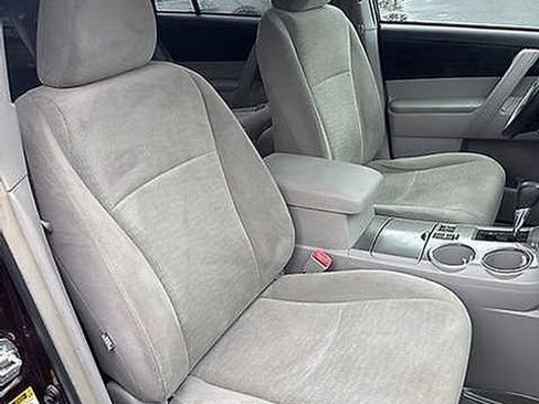 Used 2013 Toyota Highlander Plus image 15