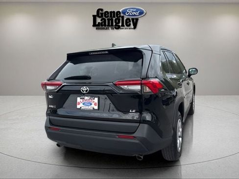 Used 2022 Toyota RAV4 LE AWD/4WD image 8